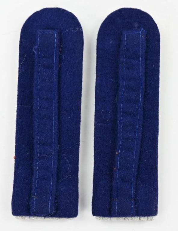 German WH Officer's Shoulderboards 'Arzt'