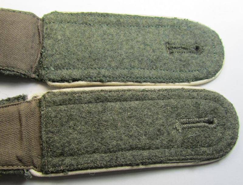 Attractive - albeit minimally mis-matched - pair of WH (Heeres) NCO-type (ie. 'M40-/M43'-pattern) shoulderstraps as piped in the white- (ie. 'weisser'-) coloured branchcolour as was intended for usage by an: 'Unteroffizer eines Infanterie-Regime...