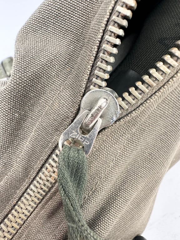 Rare Fallshirmjager gasmask/bag "ebd"