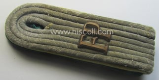 Single - albeit neatly 'cyphered'! - officers'-pattern shoulderboard...