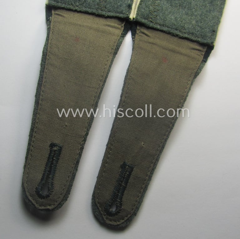 Pair of WH (Heeres), early- (ie. pre-) war-period- (ie. 'M40'-pattern) EM-type shoulderstraps: 'Soldat der Infanterie-Trpn.'