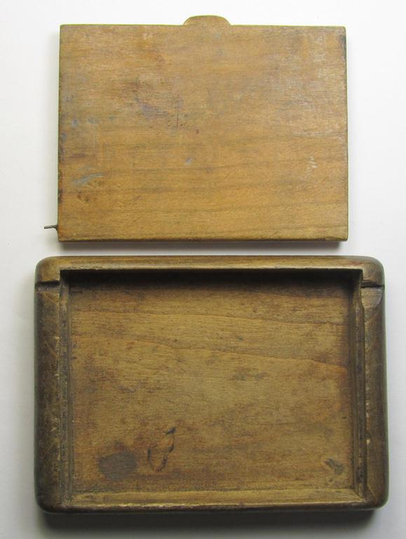 Unusually seen - and most certainly very decorative! - wooden-based- and neatly hand-carved 'souvenir-box' being period-made by a German soldier at the Eastern Front and showing the carved text: 'Shmerinka 1943'