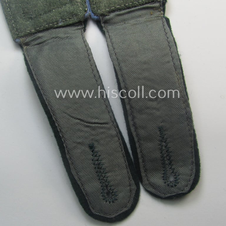 Neat - and fully matching! - pair of WH (Heeres) so-called: 'M41'-pattern, 'cyphered' (and/or 'tailor-made') NCO-type shoulderstraps as was intended for a: 'Feldwebel des Nachschub-Abtgs. 33'