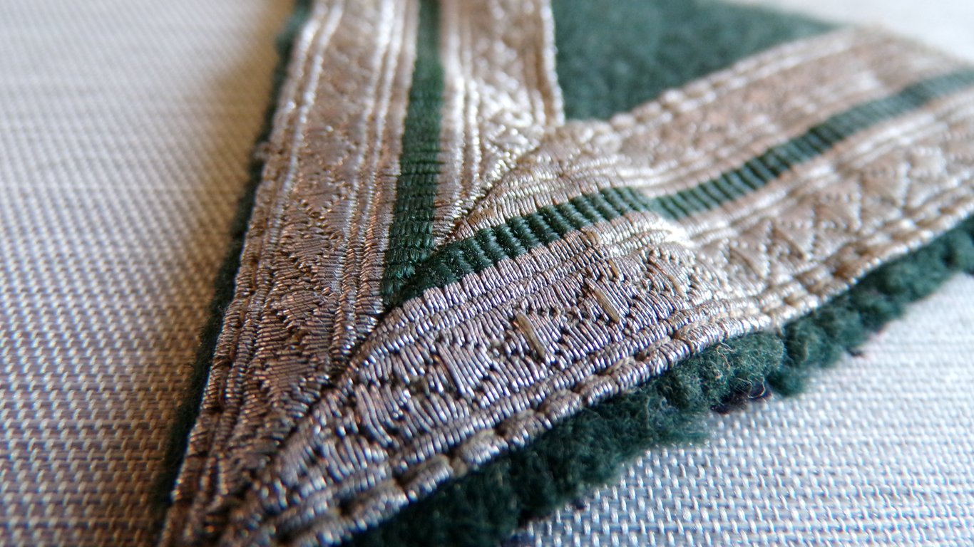 Army (Heer) Obergefreiten Sleeve Rank Chevron