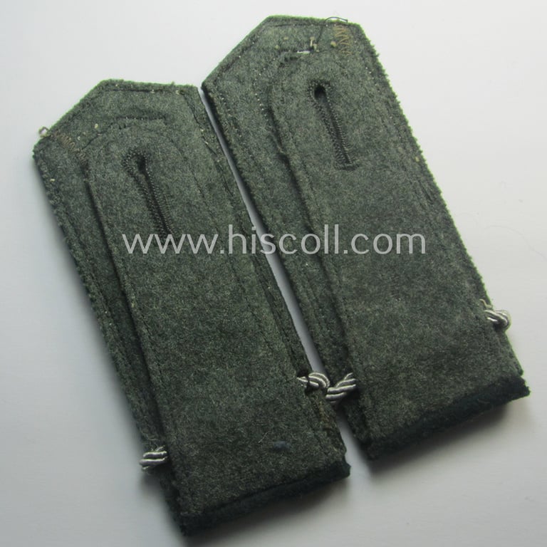 Pair of WH (Heeres), 'cyphered' 'M36'-pattern and/or pointed-styled (ie. generic-styled!) NCO-type shoulderstraps: 'Feldwebel u. Offz.-Anw. eines Kradschützen-Btls.' that comes with a period photo of the bearer