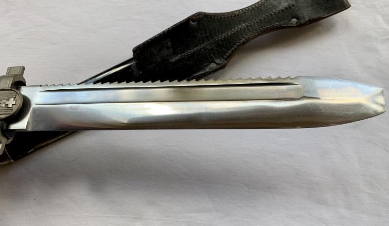 DRK Hewer with Leather Frog