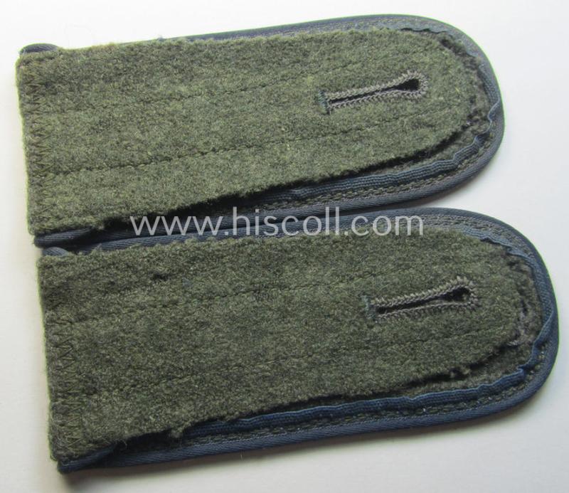 Pair of WH (Heeres) 'M44'-styled ie. 'simplified' EM-type shoulderstraps: 'Sld. eines Sanitäts-Rgts. o. Abtlgs.'