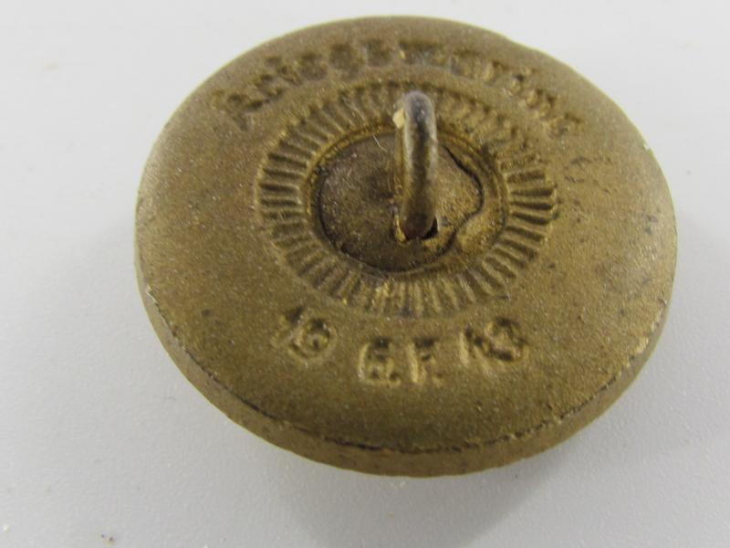 WW2 Kriegsmarine Button ...Marked 19 GF 43
