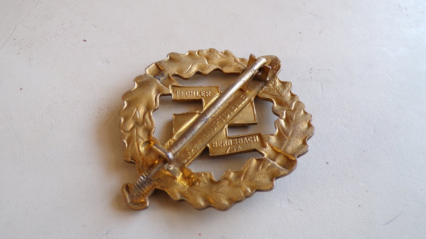 SA Sport Badge in Gold Fechler Bernsbach / SA