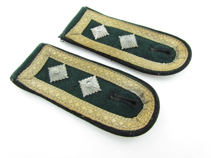 Wehrmacht (Heer) M36 Pioneer shoulder boards for ‘Oberfeldwebel’