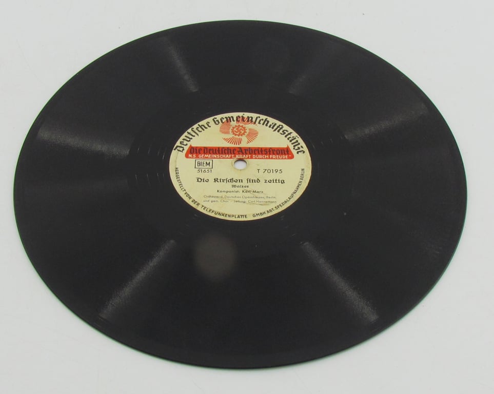 DAF / Kraft durch Freude “Deutsche Gemeinschaftstänze” 78 RPM Record – Telefunken T 70195