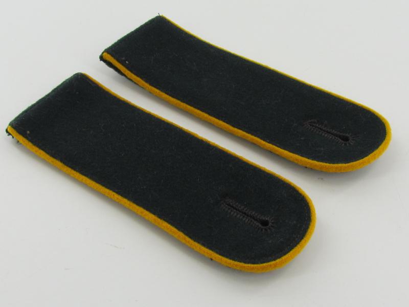 Wehrmacht (Heer) M36 cavalry EM shoulder boards