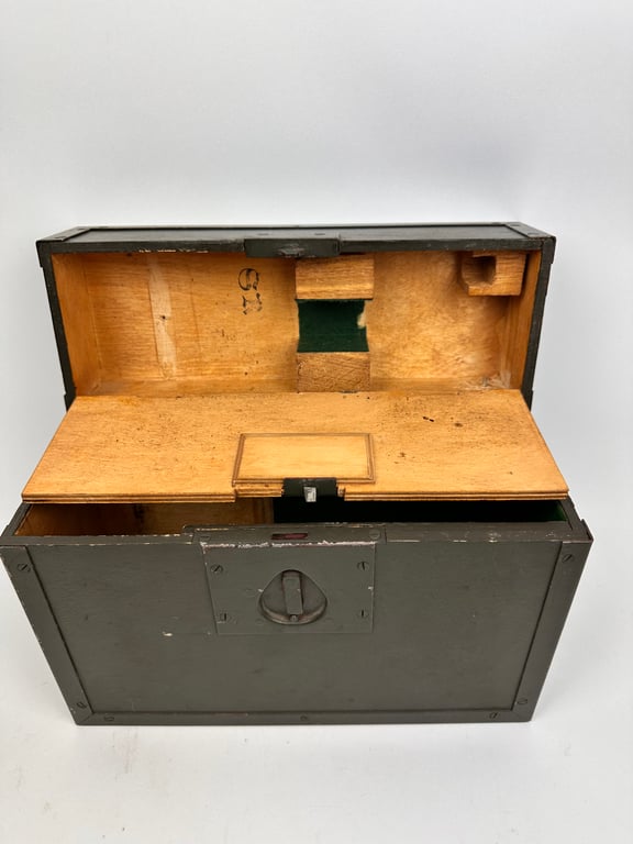 WW2 German Box "Zelt-Bel-Ger.,,A"Gew.5,1Kg" Zubehor