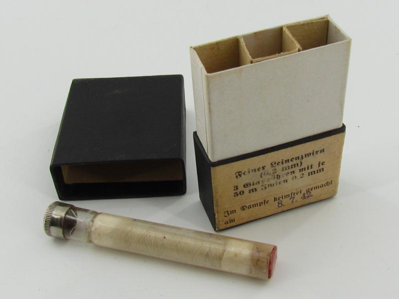 Wehrmacht Medical thread to stitch a wound