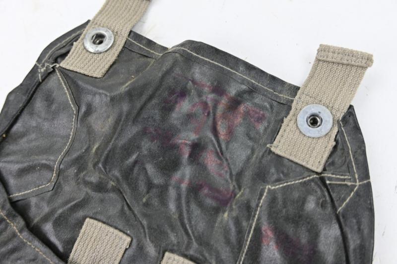 German WH M31 Gascape Pouch