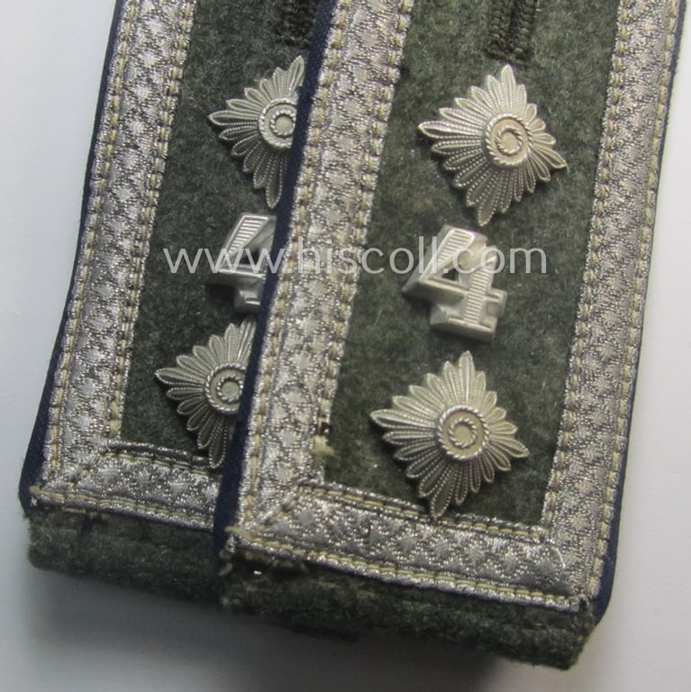 Pair of WH (Heeres) neatly 'cyphered', NCO-type shoulderstraps: 'Oberfeldwebel des Sanitäts-Abtlgs. 4'