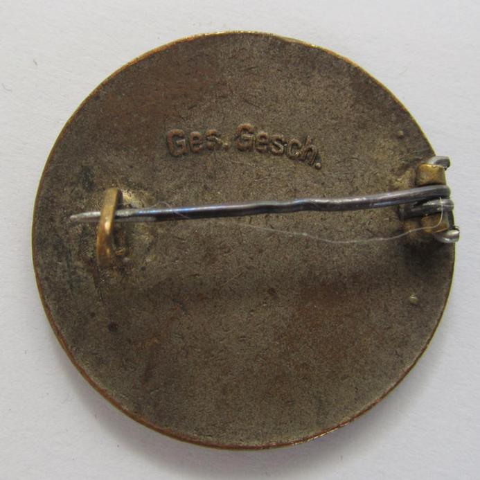 Very nice - and actualy quite rarely encountered! - DRK (ie. 'Deutsches Rotes Kreuz' or German Red Cross) nurses'-badge entitled: 'Samariterin', neatly 'Ges.Gesch' marked - nice (albeit used- ie. worn-) condition!