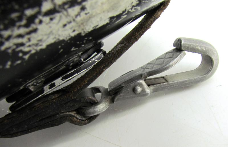 Wehrmacht M31 matching canteen by ESB39