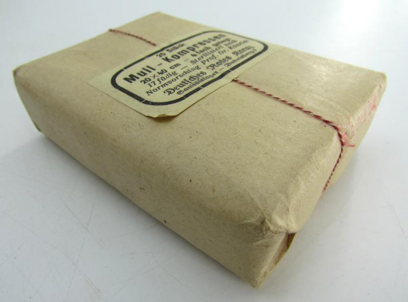 Deutsches Rotes Kreuz (DRK) 20 "gauze compresses" 1942