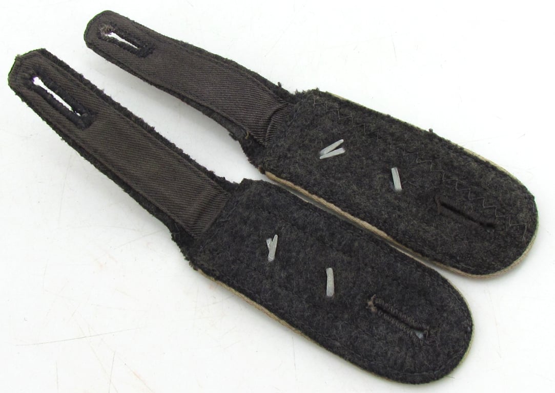 Luftwaffe Hermann Göring Division Oberfeldwebel shoulder boards.