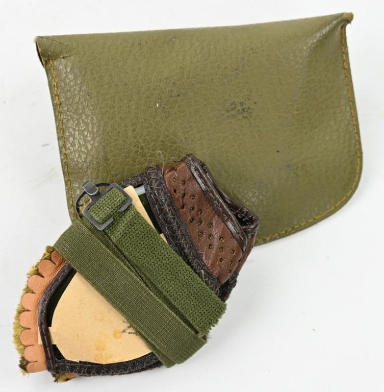 US WW2 Dust Goggles in Pouch