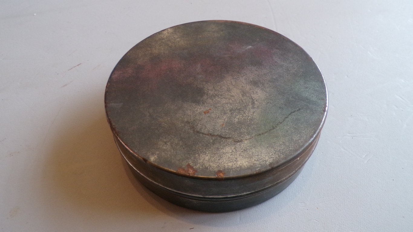 Lederfett (leather grease)