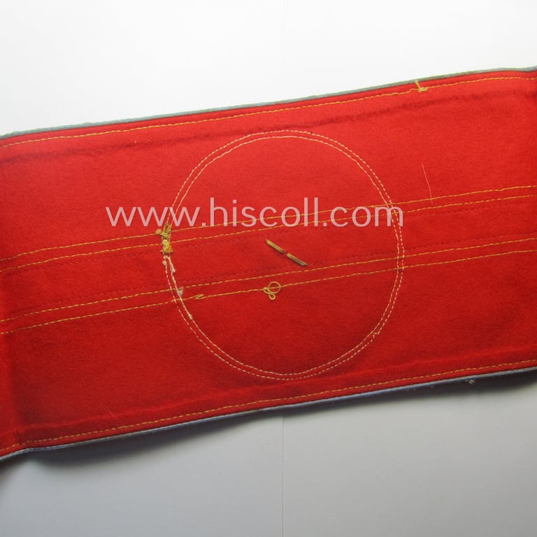 Stunning - and rarely encountered! - N.S.D.A.P.-type, 'smooth'-woolen-based armband (ie. 'Armbinde für politschen Leiter') as was intended for usage by an: 'N.S.D.A.P.-Ortsgruppenleiter'