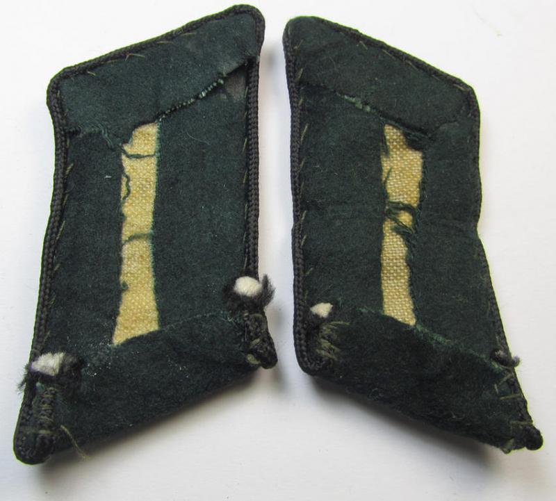 Attractive - and fully matching! - collar-tab-pair as piped in the darker-green-coloured branchcolour (and piped in black!) as was specifically intended for a lower-ranked, administrative-officer ie. 'Wehrmachtsbeamte des gehobenen Dienstes'
