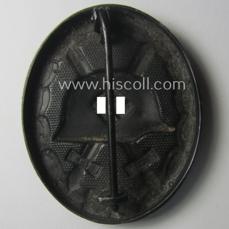 Hardly used- nor worn example of a black-class wound-badge (or: 'Verwundeten-Abzeichen in Schwarz') being a typical magnetic and/or non-maker-marked example