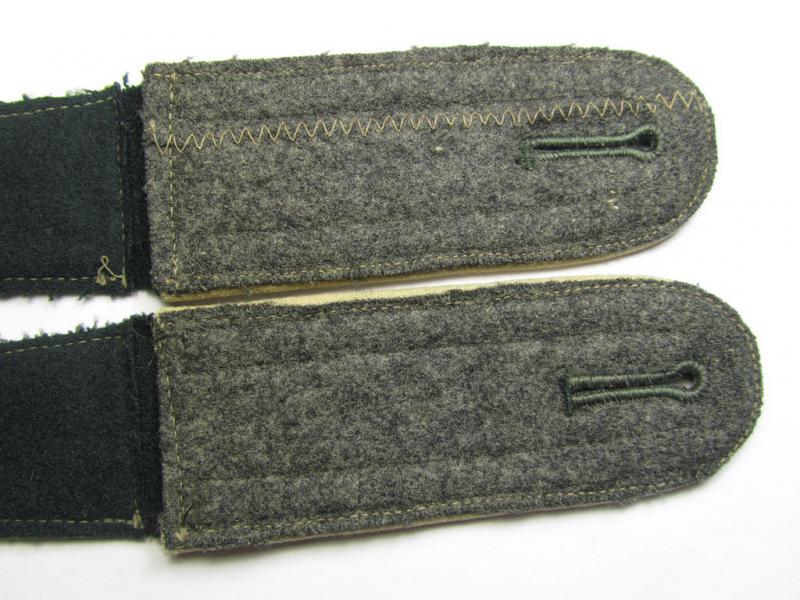 Fully matching pair of WH (Heeres), early-war period- (ie. 'M36'-pattern-) NCO-type shoulderstraps having the neat white- (ie. 'weisser'-) coloured branchcolour as was intended for an: 'Unteroffizier der Infanterie-Truppen'