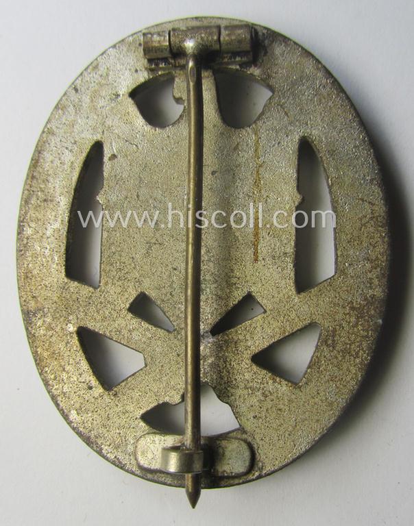 'Allgemeines Sturmabzeichen' being a detailed albeit unmarked example (of the 'long-barrel-hinge'-variant!) as executed in 'Feinzink' as produced by the: 'Steinhauer & Lück'-company