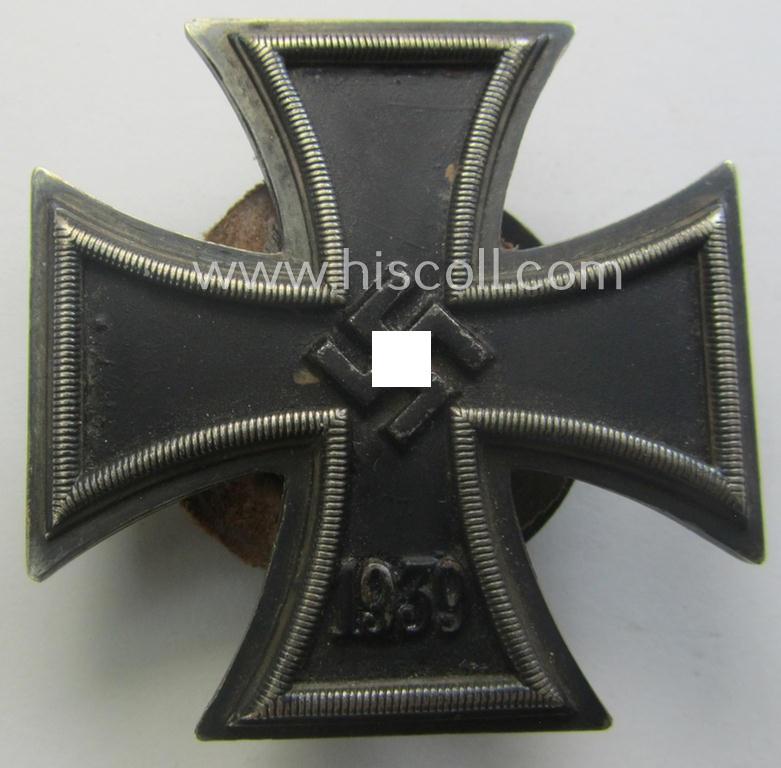 'Eisernes Kreuz 1. Klasse' (or: Iron Cross 1st class) as executed in the so-called: 'screw-back'-pattern being a clearly maker- (ie. 'L/50'-) marked example as was produced by the (very desirable!) maker: 'Gebr. Godet & Co.'