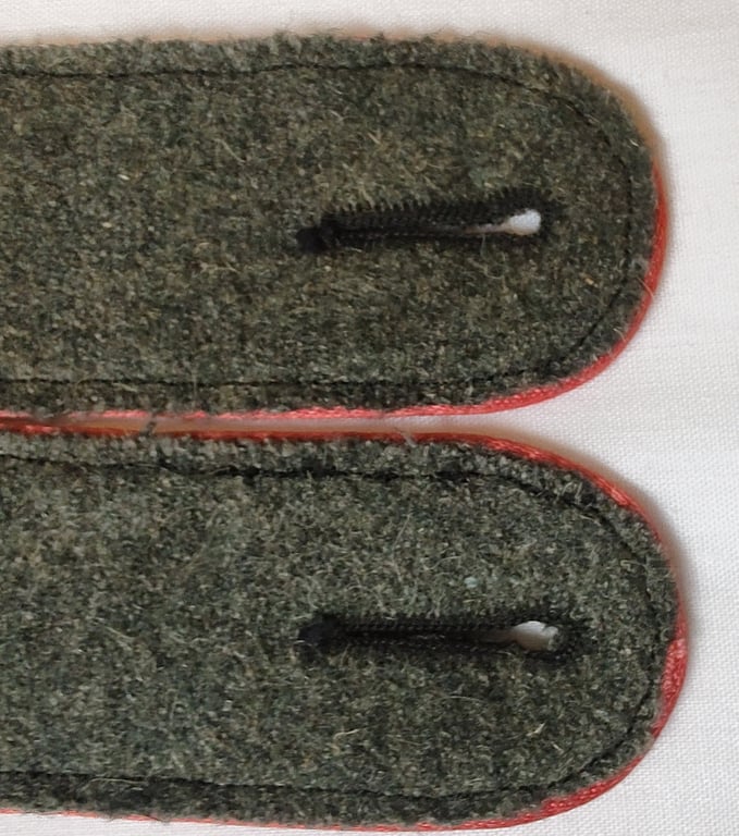 Waffen-SS Panzer pair of matching shoulder straps to an SS-Mann