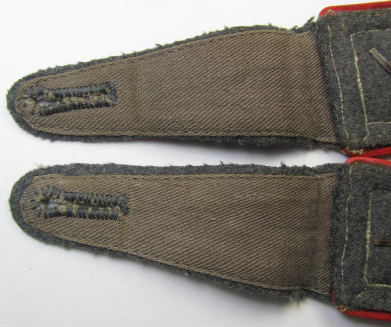 Fully matching - and truly scarcely seen! - pair of neatly 'cyphered', WH (Luftwaffe) NCO-type shoulderstraps as was specifically intended for a: 'Feldwebel einer Luftwaffen-Waffenschule'