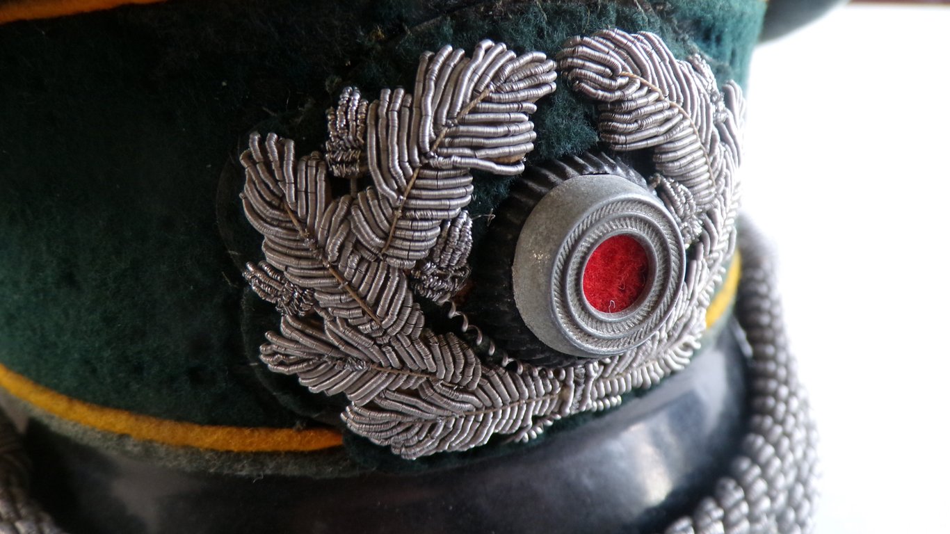 reissued Austrian Cavalry tunic of a Hauptmann 2