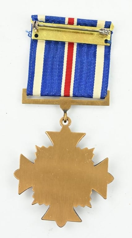 US WW2 Distinguished Flying Cross in Case