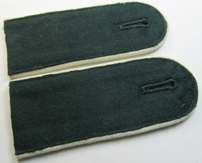 Superb - fully matching and actually not that often seen! - WH (Heeres) EM-type (ie. 'M36-/M40'-pattern- and 'rounded styled-') 'cyphered' shoulderstrap-pair as was intended for usage by a: 'Soldat des Infanterie-Regiments 58'