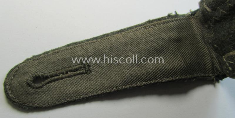 Single, early-war-period so-called: 'M36 o. M40'-pattern WH (Heeres) NCO-type shoulderstrap as piped in the bright-yellow-coloured branchcolour as was intended for usage by an: 'Unteroffizier der Nachrichten-Truppen'