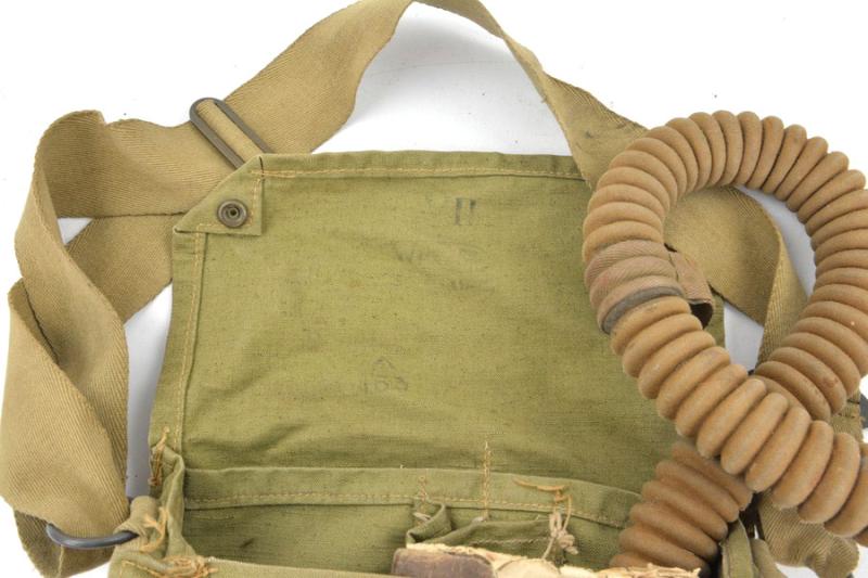 British WW2 Artillery/Navy Gasmask Set