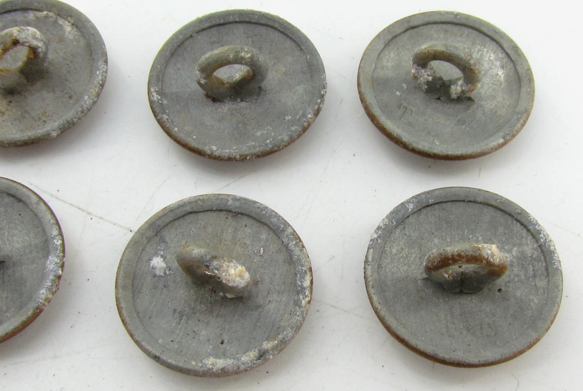 8x Wehrmacht 18 mm Tropical Uniform Buttons