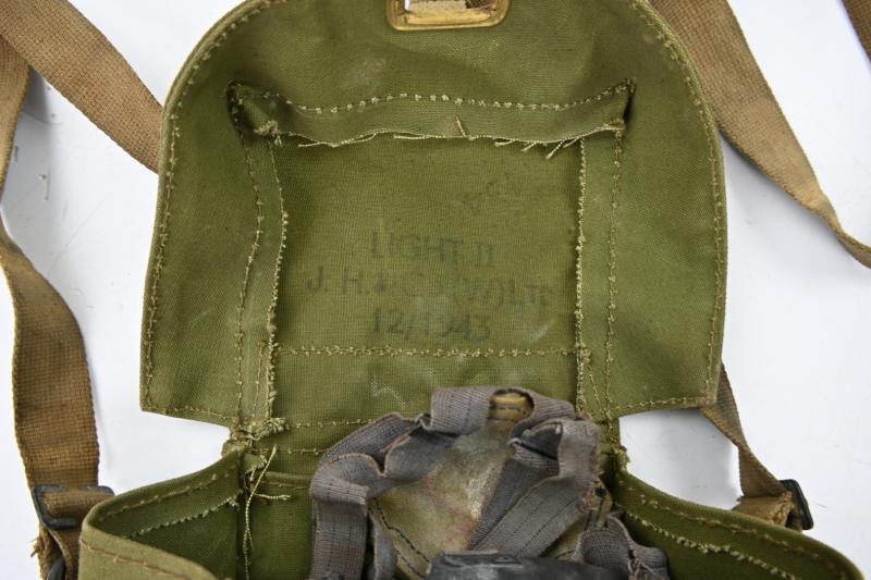 British WW2 Leightweight Gasmask in Carrying Bag