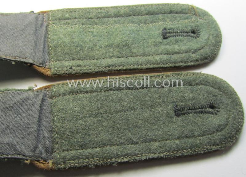 Pair of WH (Heeres) NCO-type (ie. 'M40'-pattern) shoulderstraps: 'Uffz. der Kradschützenbtle. der Pz.Div. u. Inf.Div. (mot)'