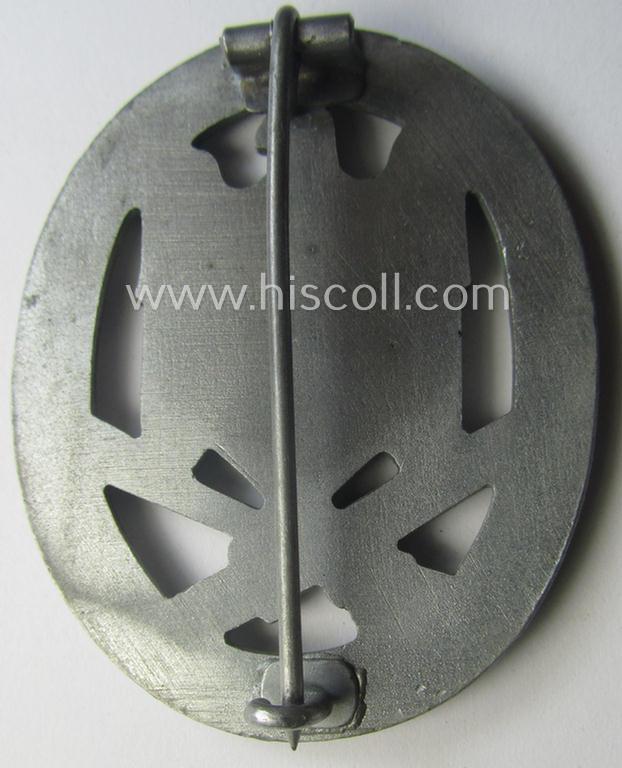 Hardly used 'Allgemeines Sturmabzeichen' (or: General Assault Badge ie. GAB) being a typical unmarked, zinc- (ie. 'Feinzink'-) based so-called: 'flat-back'-pattern by a (by me) unidentified maker