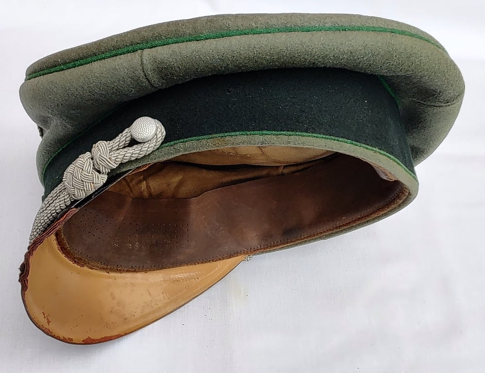 German Wehrmacht Officer Gebirgsjäger (Mountain troop)Schirmmütze visor cap