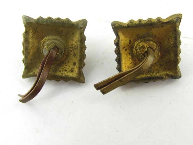 2x German Golden shoulder board pips