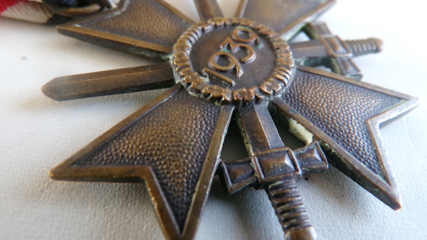 KVK 2nd Class with Swords - Maker 14