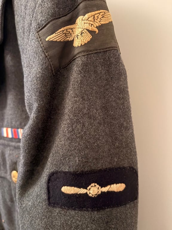 Authentic Original WWII British RAF Aircraft Enlisted Mans Tunic Dated 1945.