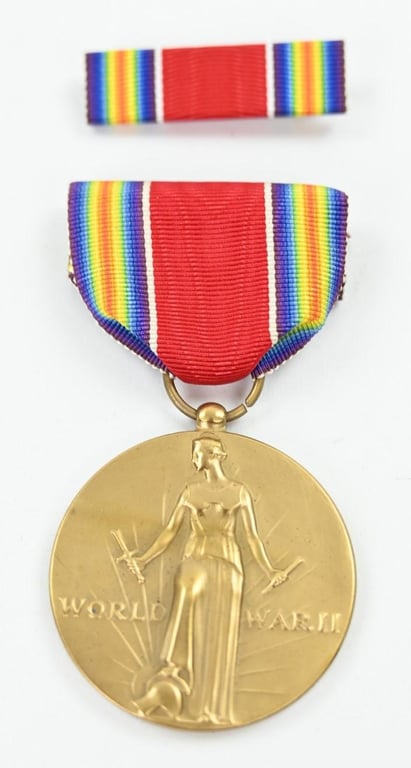 US WW2 Victory War Medal in Case