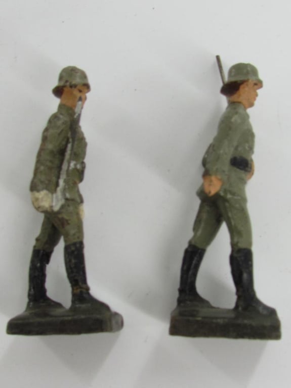 Grouping of 10x Lineol German Toy Soldiers