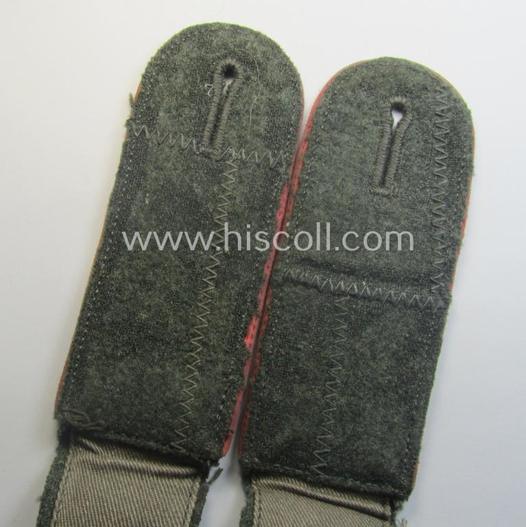 Pair of WH (Heeres) EM-type shoulderstraps: 'Soldat eines Panzer o. Panzerjäger-Abtlgs.'